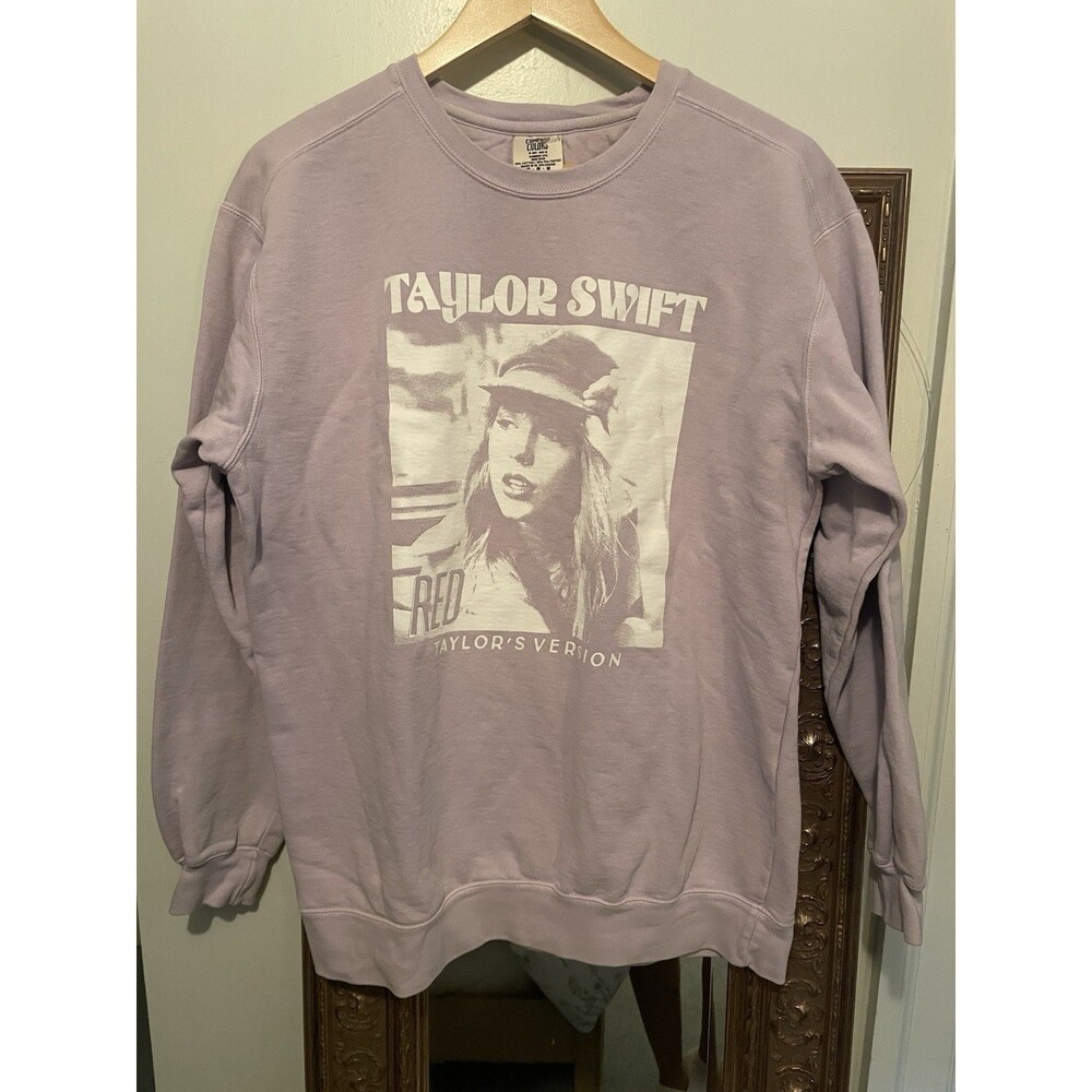 Taylor Swift - Red Era - Taylor Version - Crewneck Sweatshirt Size Medium